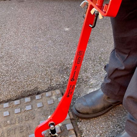 Eazy lift manhole cover lifter